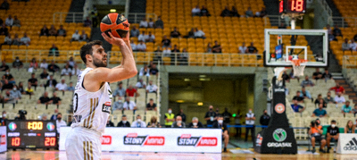 欧洲篮球联赛比赛，球员执行罚球