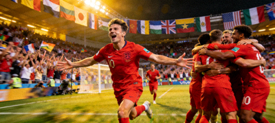 世界杯比赛精彩瞬间，球员庆祝进球